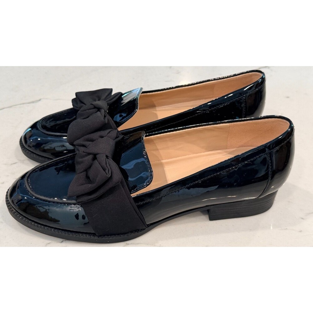 Bandolino Women's Black Patent Leather Bow Loafers Size 6.5M